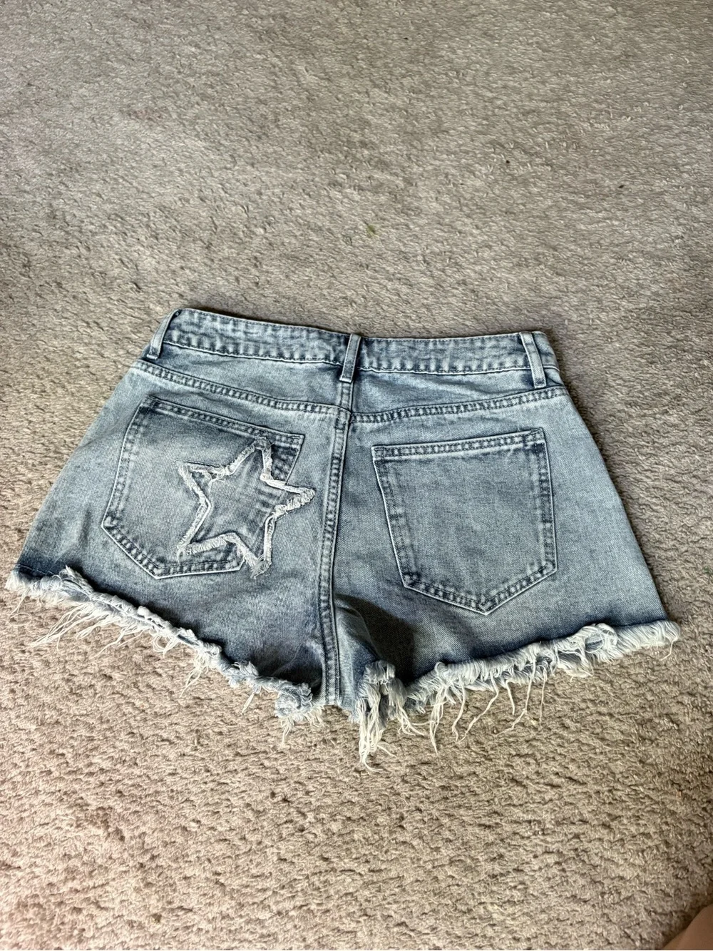 Carbon High-Rise Star Appliqué Denim Shorts - Light Blue wash - Picture 3 of 3